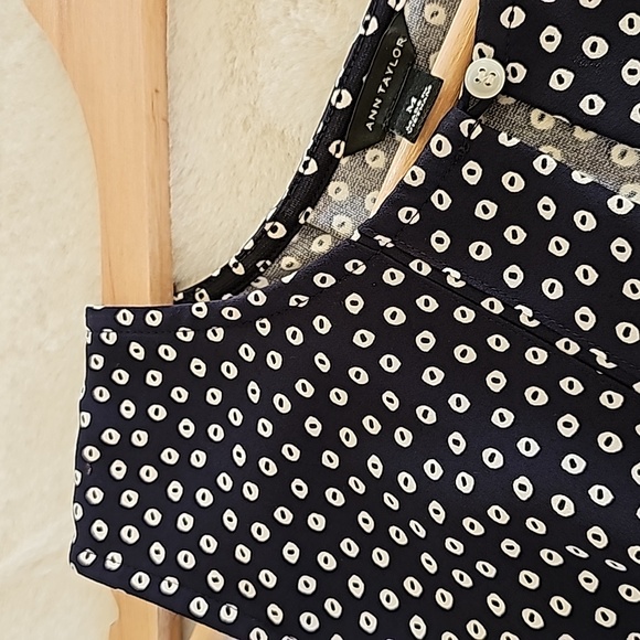 Ann Taylor Cute sleeveless blouse size M - Picture 3 of 6